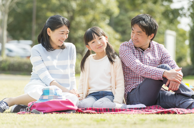 介護求人で日曜日休みのものを見つけたイメージ